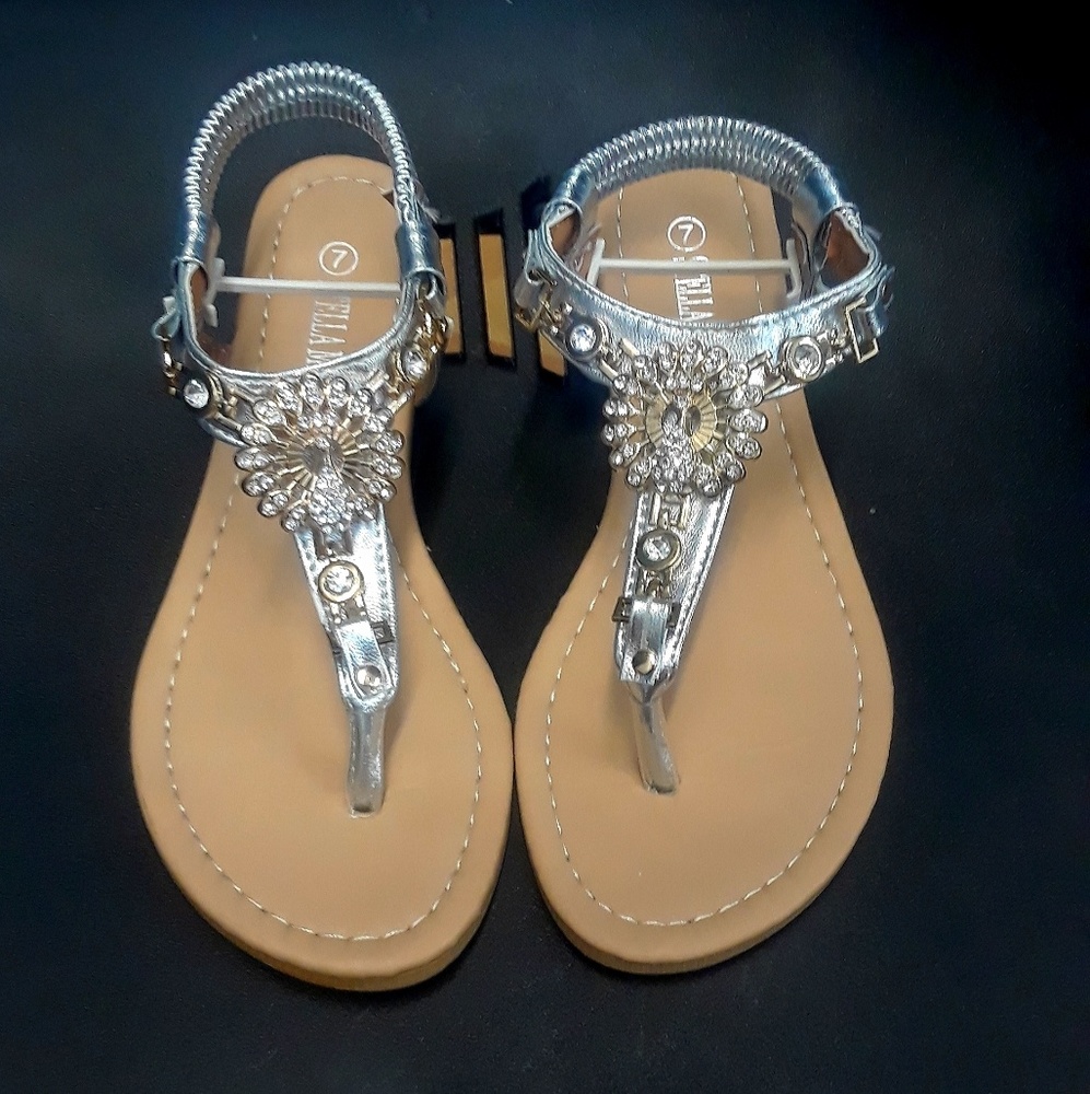 Sandals (MY WHOLE CLOSET IS ANY 2 FOR $15  JUST BUNDLE AND SEND OFFER)